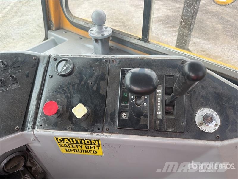 Kalmar 4x2 Tractocamion de Terminal / Spotter Truck Terminalivedukid