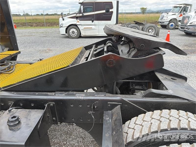 Kalmar 4x2 Tractocamion de Terminal / Spotter Truck Terminalivedukid