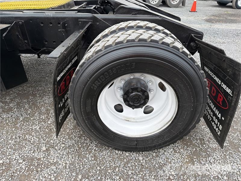 Kalmar 4x2 Tractocamion de Terminal / Spotter Truck Terminalivedukid