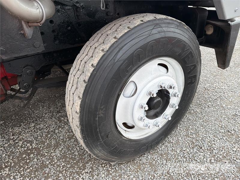 Kalmar 4x2 Tractocamion de Terminal / Spotter Truck Terminalivedukid