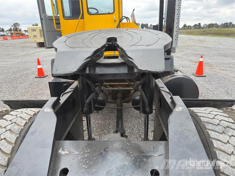 Kalmar 4x2 Tractocamion de Terminal / Spotter Truck Terminalivedukid