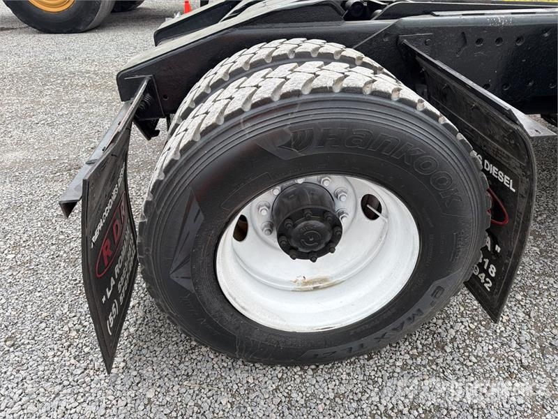 Kalmar 4x2 Tractocamion de Terminal / Spotter Truck Terminalivedukid