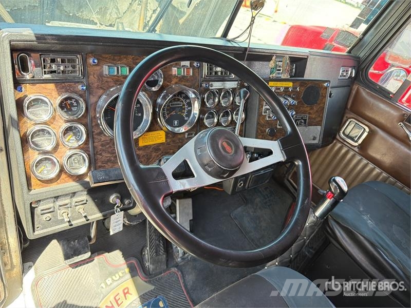 Kenworth T2000 Vetopöytäautot
