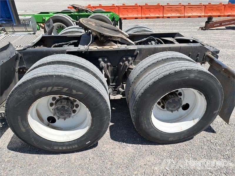 Kenworth T2000 Vetopöytäautot
