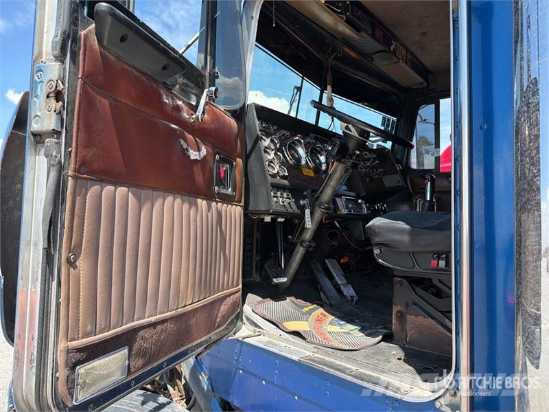 Kenworth T2000 Vetopöytäautot