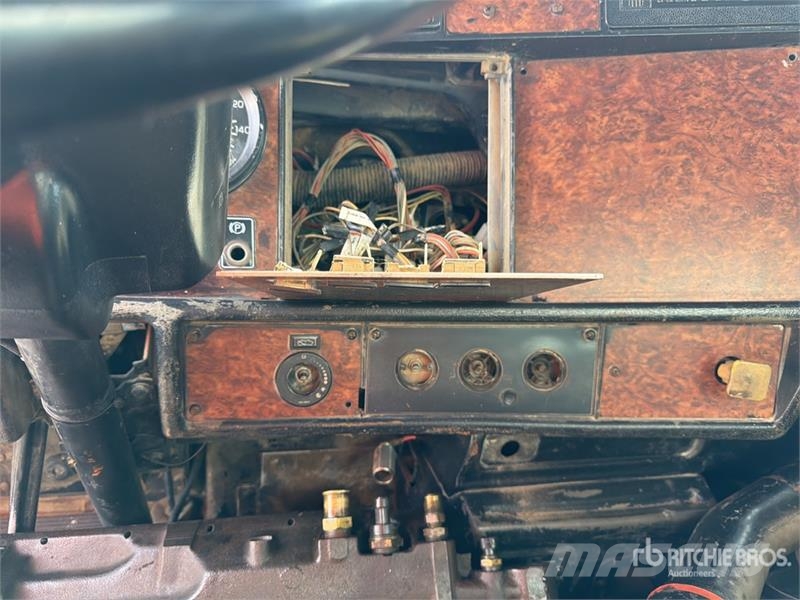 Kenworth T300 Vandens sunkvežimiai