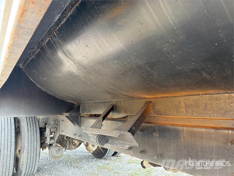 Kenworth T300 Vandens sunkvežimiai