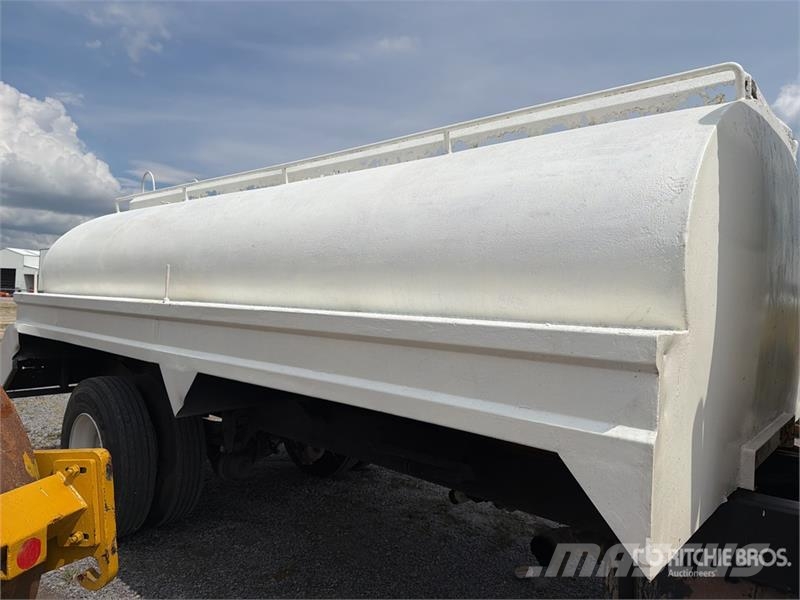Kenworth T300 Vandens sunkvežimiai