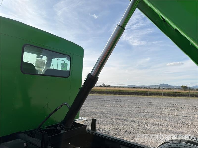 Kenworth T370 Sora- ja kippiautot