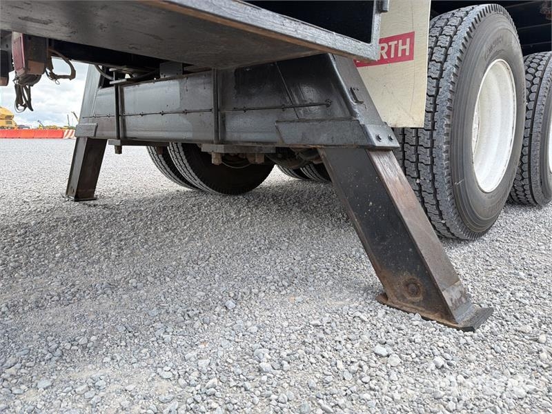 Kenworth T370 Vlakke laadvloer met kraan