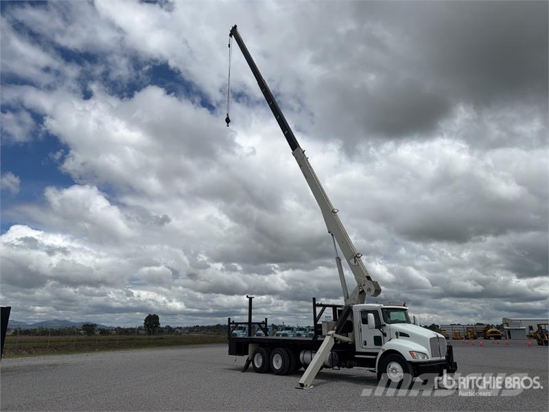 Kenworth T370 Vlakke laadvloer met kraan