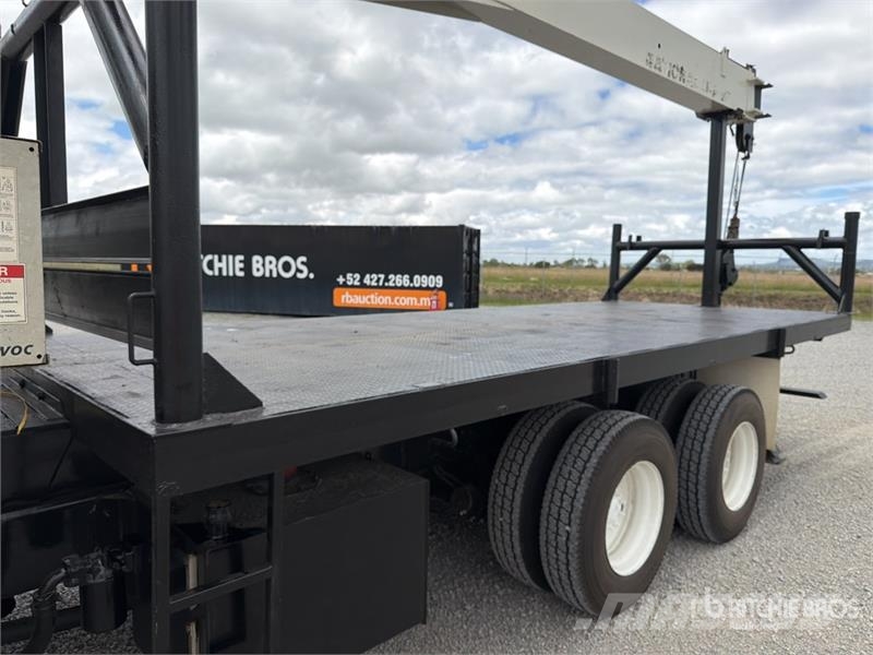 Kenworth T370 Vlakke laadvloer met kraan