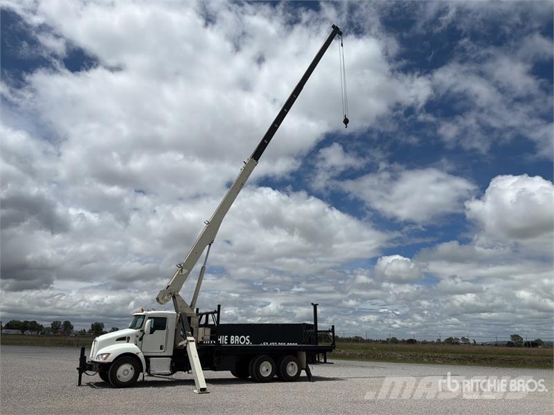 Kenworth T370 Vlakke laadvloer met kraan