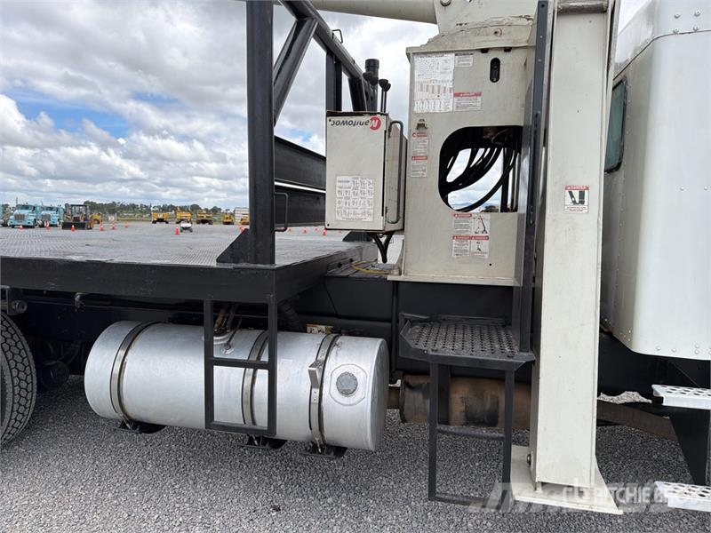 Kenworth T370 Vlakke laadvloer met kraan