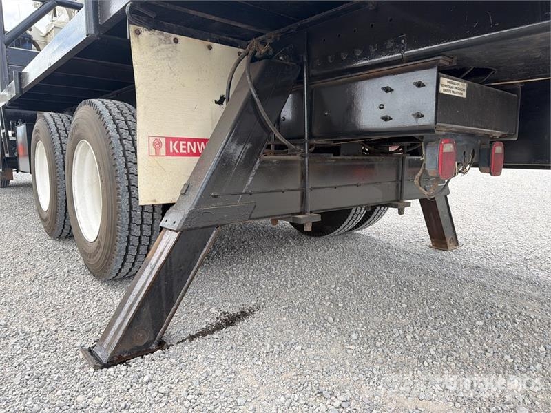 Kenworth T370 Vlakke laadvloer met kraan