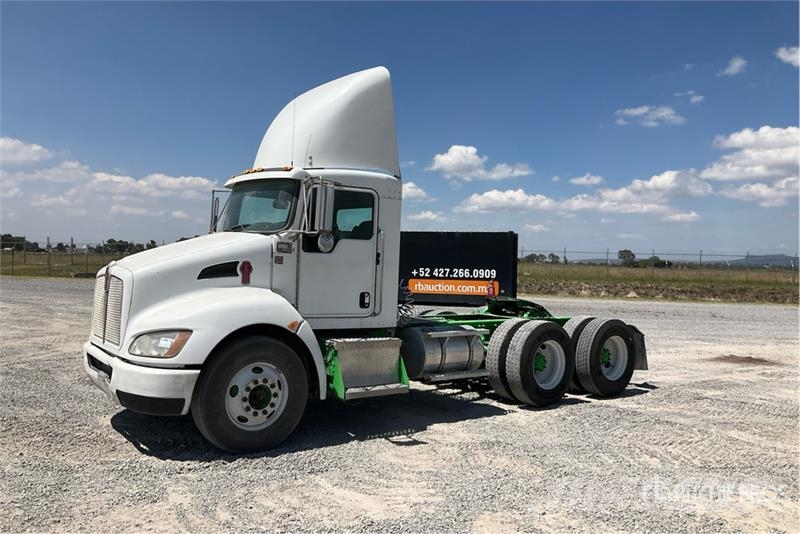 Kenworth T370 6x4 Tractocamion / T/A Day Cab Truck Tractor Vetopöytäautot