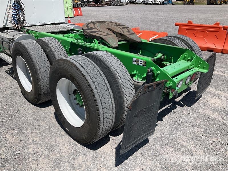 Kenworth T370 6x4 Tractocamion / T/A Day Cab Truck Tractor Vetopöytäautot
