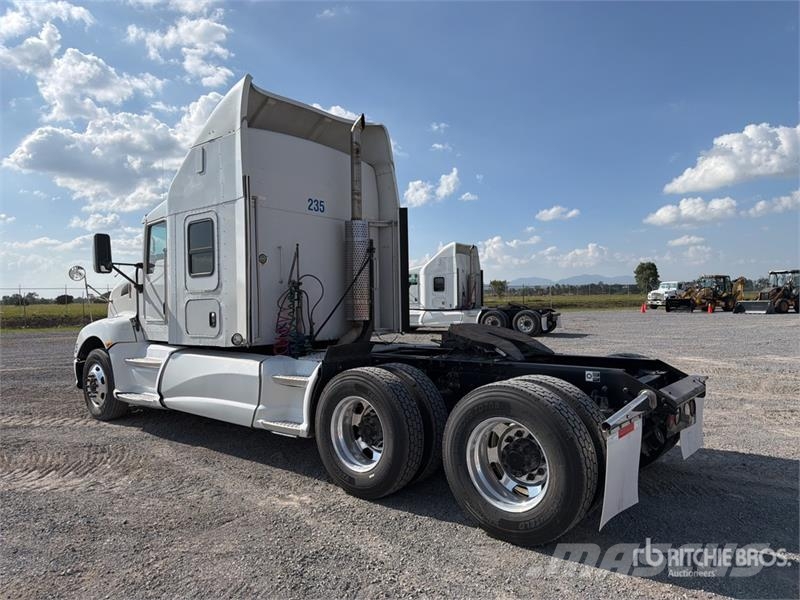 Kenworth T660 Vetopöytäautot