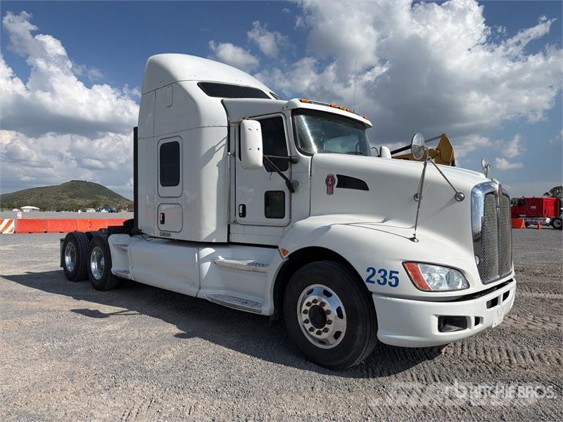 Kenworth T660 Vetopöytäautot