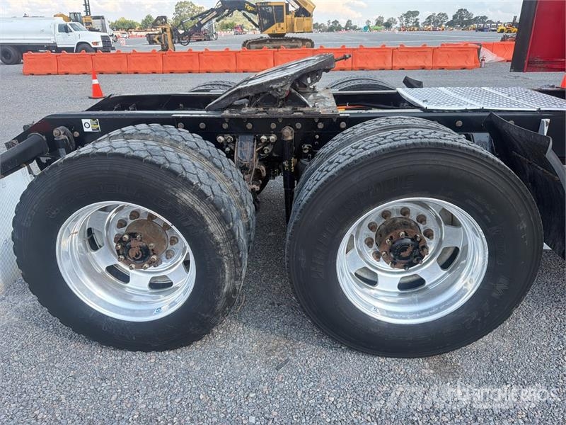 Kenworth T660 Vetopöytäautot