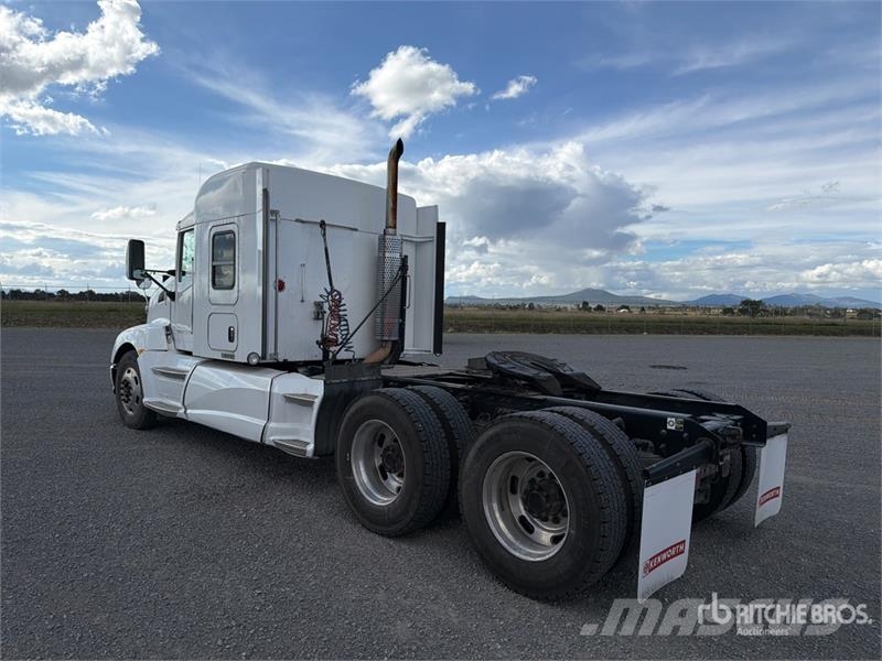 Kenworth T660 Тягачі