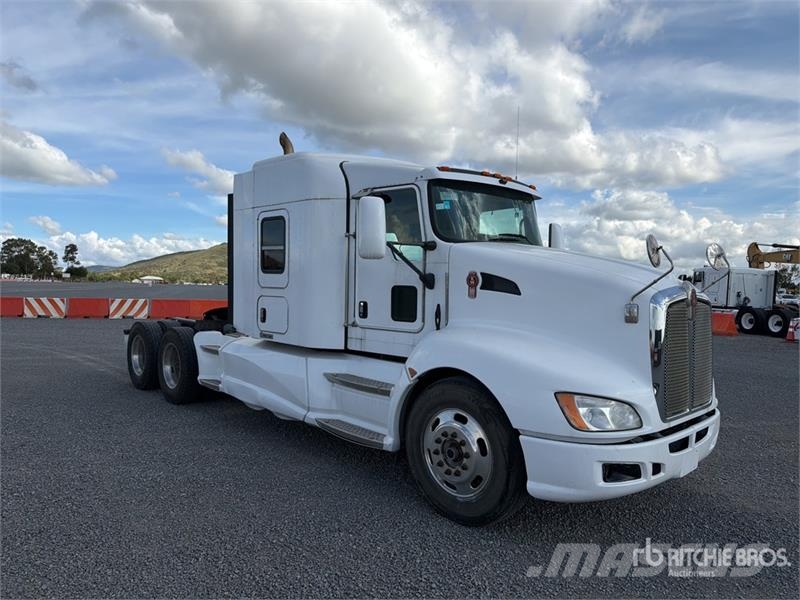 Kenworth T660 Тягачі