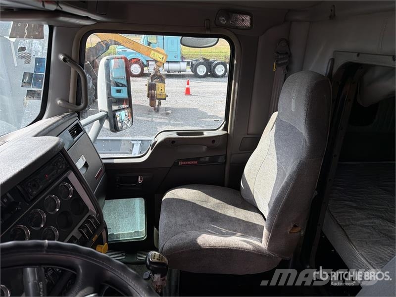 Kenworth T660 6x4 Camion Chasis Cabina / Cab and Chassis Кабины