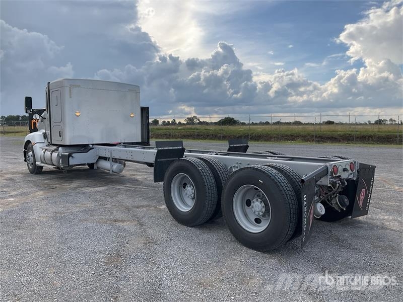 Kenworth T660 6x4 Camion Chasis Cabina / Cab and Chassis Кабины