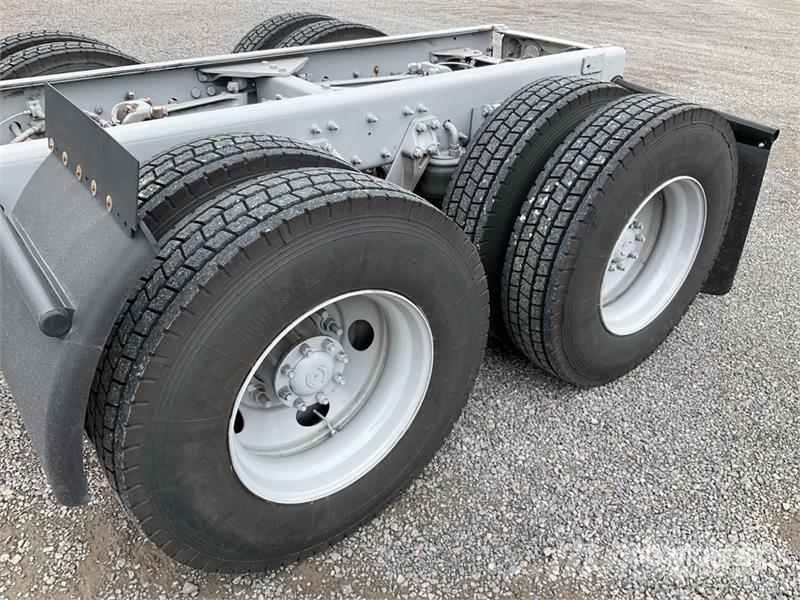 Kenworth T660 6x4 Camion Chasis Cabina / Cab and Chassis Kabinen