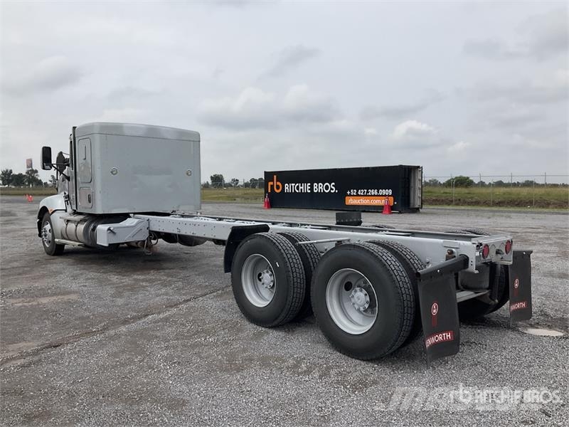 Kenworth T660 6x4 Camion Chasis Cabina / Cab and Chassis Kabinen