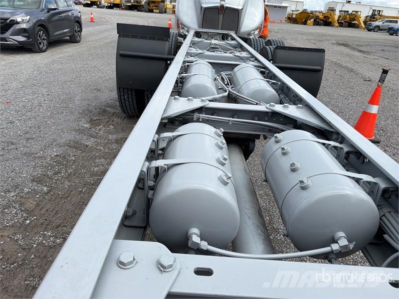 Kenworth T660 6x4 Camion Chasis Cabina / Cab and Chassis Cabines