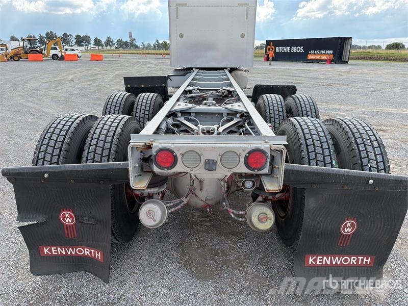Kenworth T660 6x4 Camion Chasis Cabina / Cab and Chassis Кабины