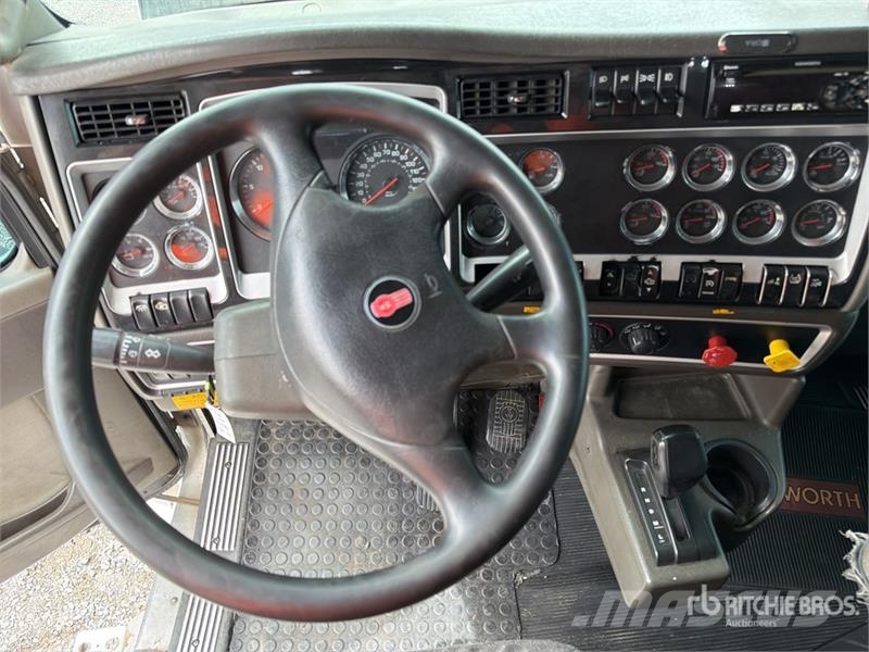 Kenworth T660 6x4 Camion Chasis Cabina / Cab and Chassis Cabines