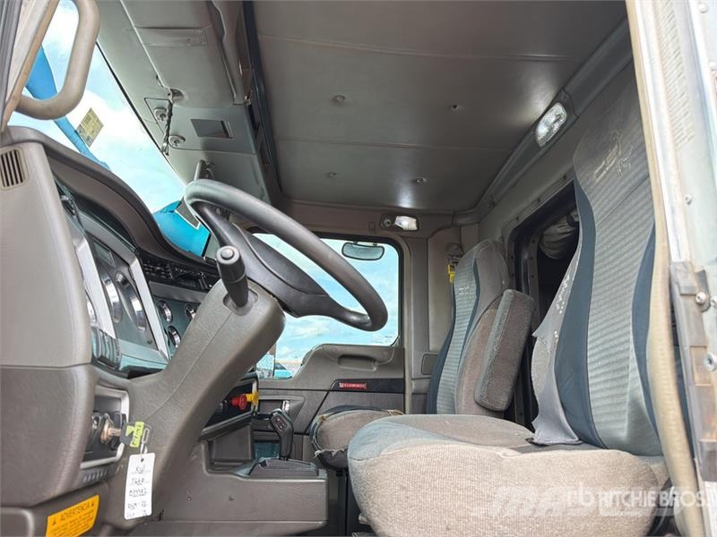 Kenworth T660 6x4 Camion Chasis Cabina / Cab and Chassis Cabines
