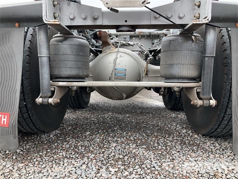 Kenworth T660 6x4 Camion Chasis Cabina / Cab and Chassis Kabinen