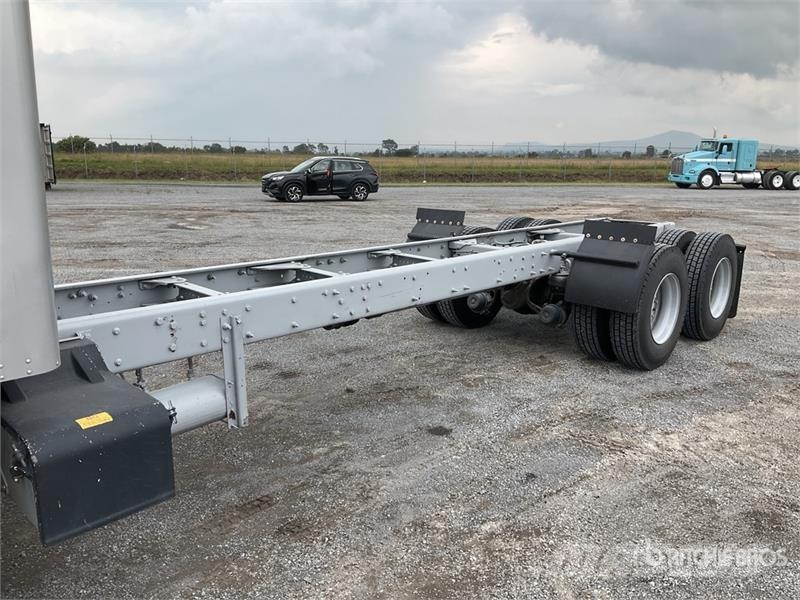 Kenworth T660 6x4 Camion Chasis Cabina / Cab and Chassis Kabinen