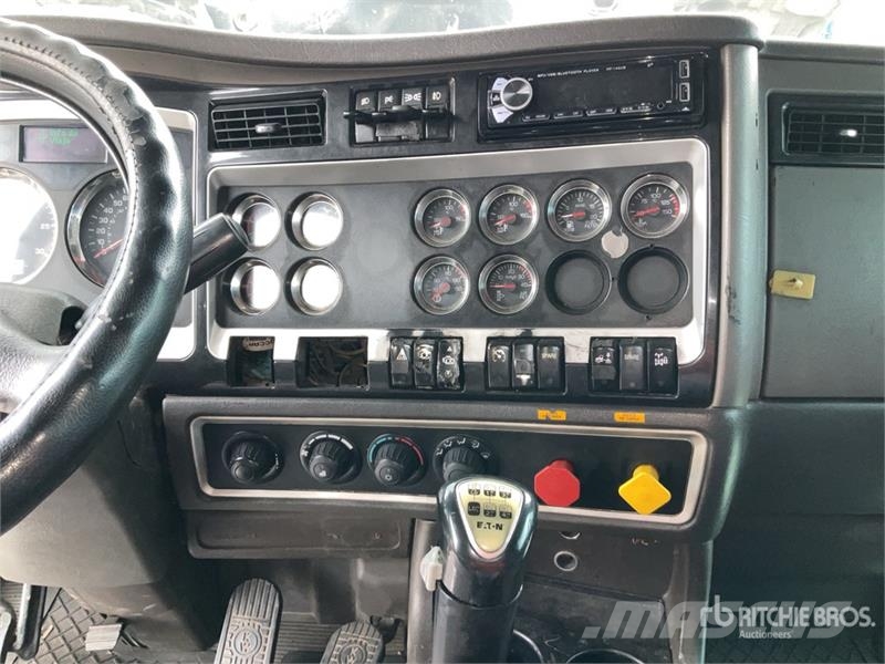 Kenworth T660 6x4 Camion Chasis Cabina / Cab and Chassis Kabinen