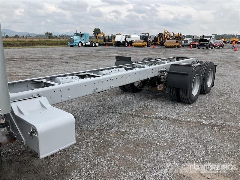 Kenworth T660 6x4 Camion Chasis Cabina / Cab and Chassis Kabinen