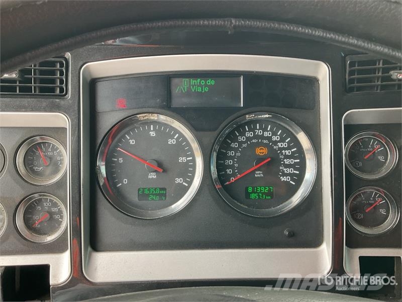 Kenworth T660 6x4 Camion Chasis Cabina / Cab and Chassis Kabinen