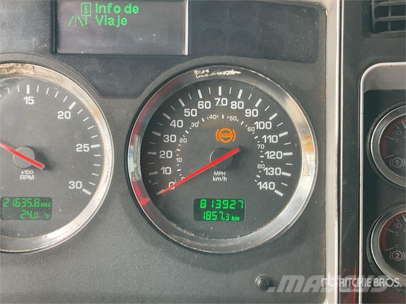 Kenworth T660 6x4 Camion Chasis Cabina / Cab and Chassis Kabinen