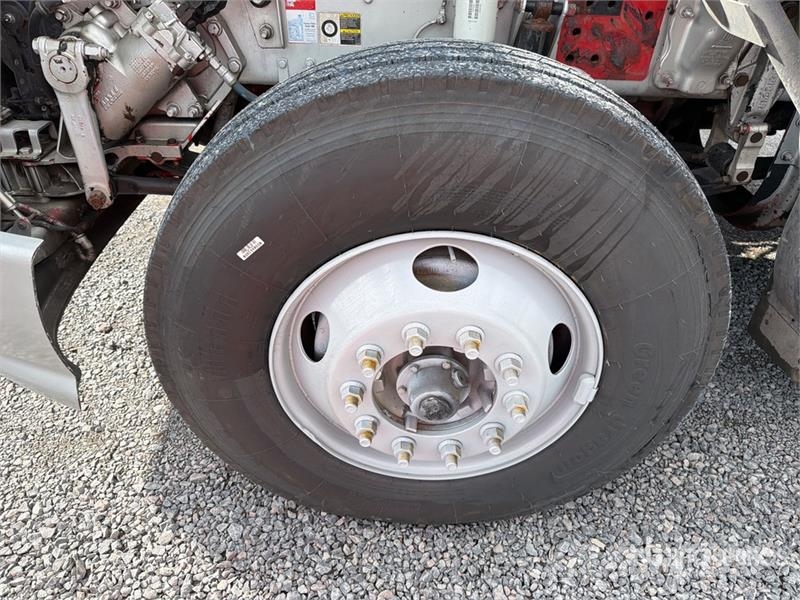 Kenworth T660 6x4 Camion Chasis Cabina / Cab and Chassis Кабины