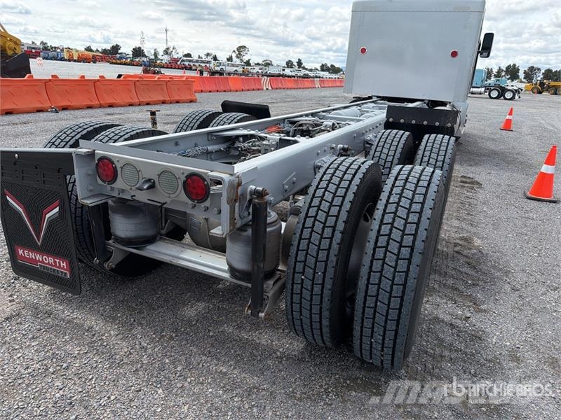 Kenworth T660 6x4 Camion Chasis Cabina / Cab and Chassis Cabines