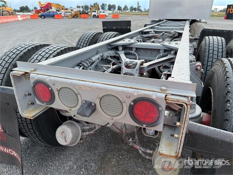 Kenworth T660 6x4 Camion Chasis Cabina / Cab and Chassis Кабины