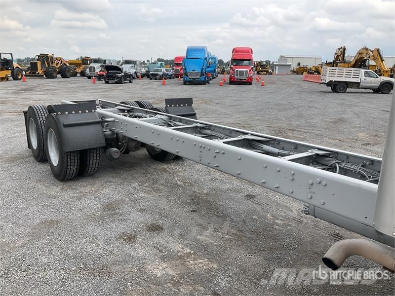 Kenworth T660 6x4 Camion Chasis Cabina / Cab and Chassis Kabinen