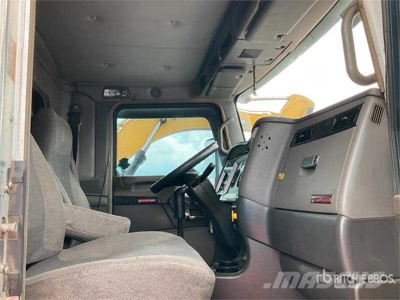 Kenworth T660 6x4 Camion Chasis Cabina / Cab and Chassis Kabinen