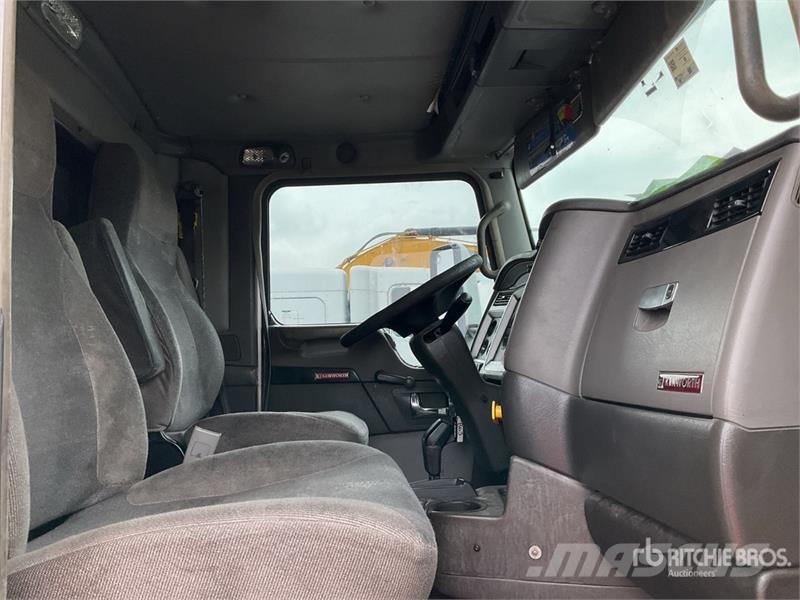 Kenworth T660 6x4 Camion Chasis Cabina / Cab and Chassis Kabinen