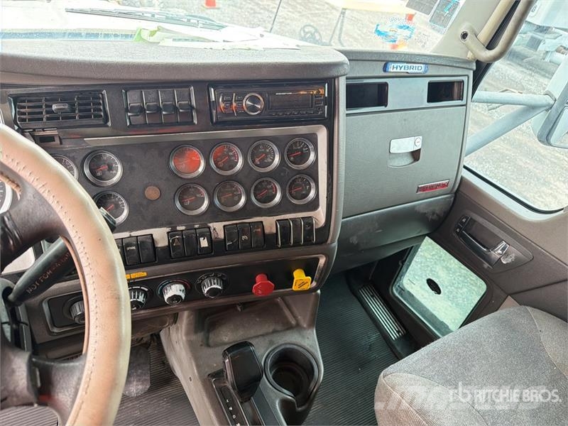 Kenworth T660 6x4 Sleeper Camion Chasis Cabina / Cab and Ch Kabiny i wnętrze