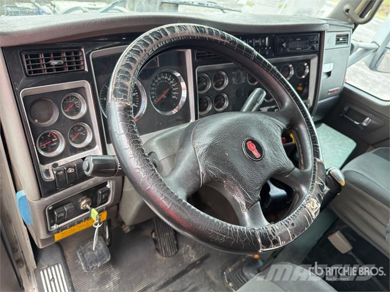 Kenworth T660 6x4 Sleeper Camion Chasis Cabina / Cab and Ch Kabine i unutrašnjost
