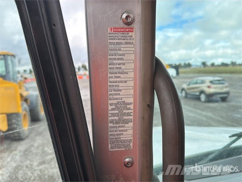 Kenworth T660 6x4 Sleeper Camion Chasis Cabina / Cab and Ch Cabines