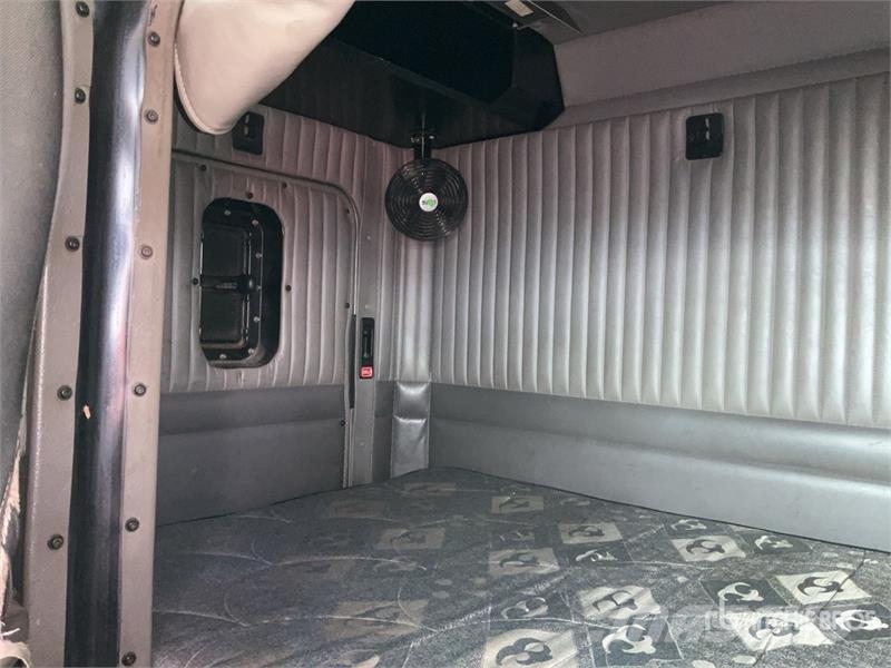 Kenworth T660 6x4 Sleeper Camion Chasis Cabina / Cab and Ch Kabine i unutrašnjost